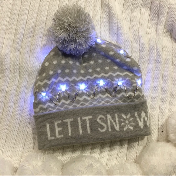 ❗️SOLD❗️Let It Snow Hat ❄️ - Picture 1 of 3